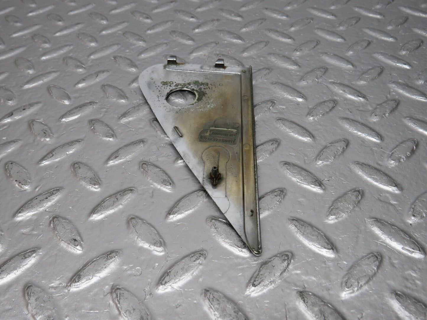 31002 Mercedes-Benz W123 230E Mirror Triangle Cover Right 1237250811