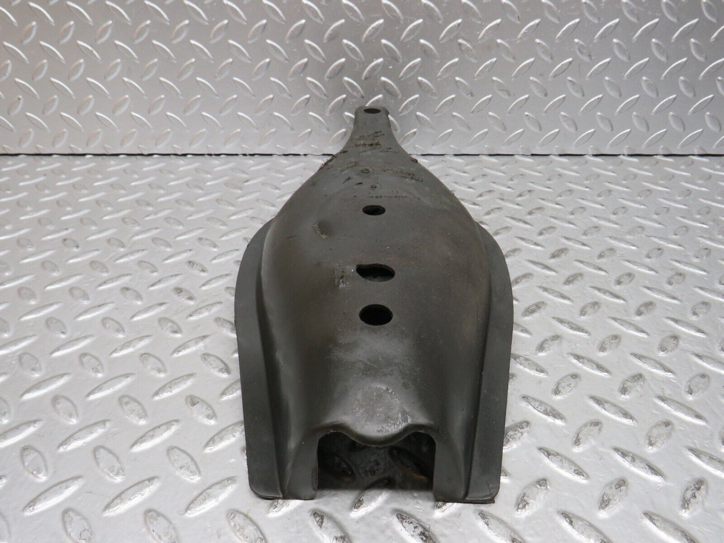29031 Mercedes-Benz C124 320CE Coupe Rear Control Arm Cover 1293520188