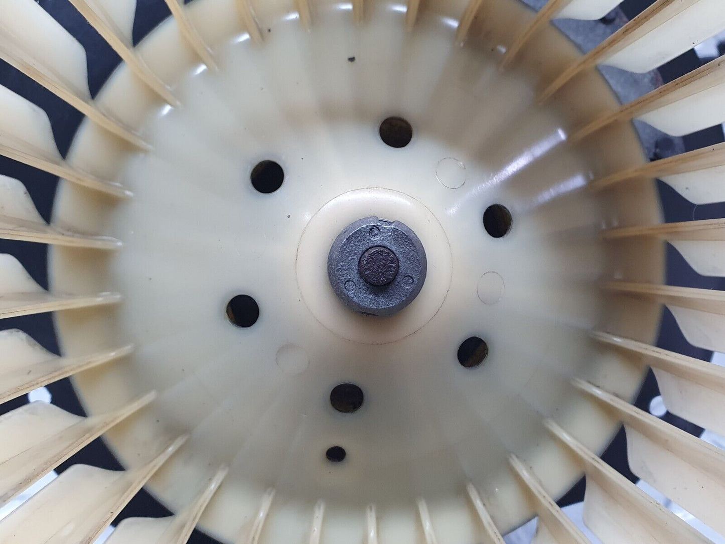 42135 Mercedes-Benz W123 280E Heater Blower Fan Motor AX02577692M