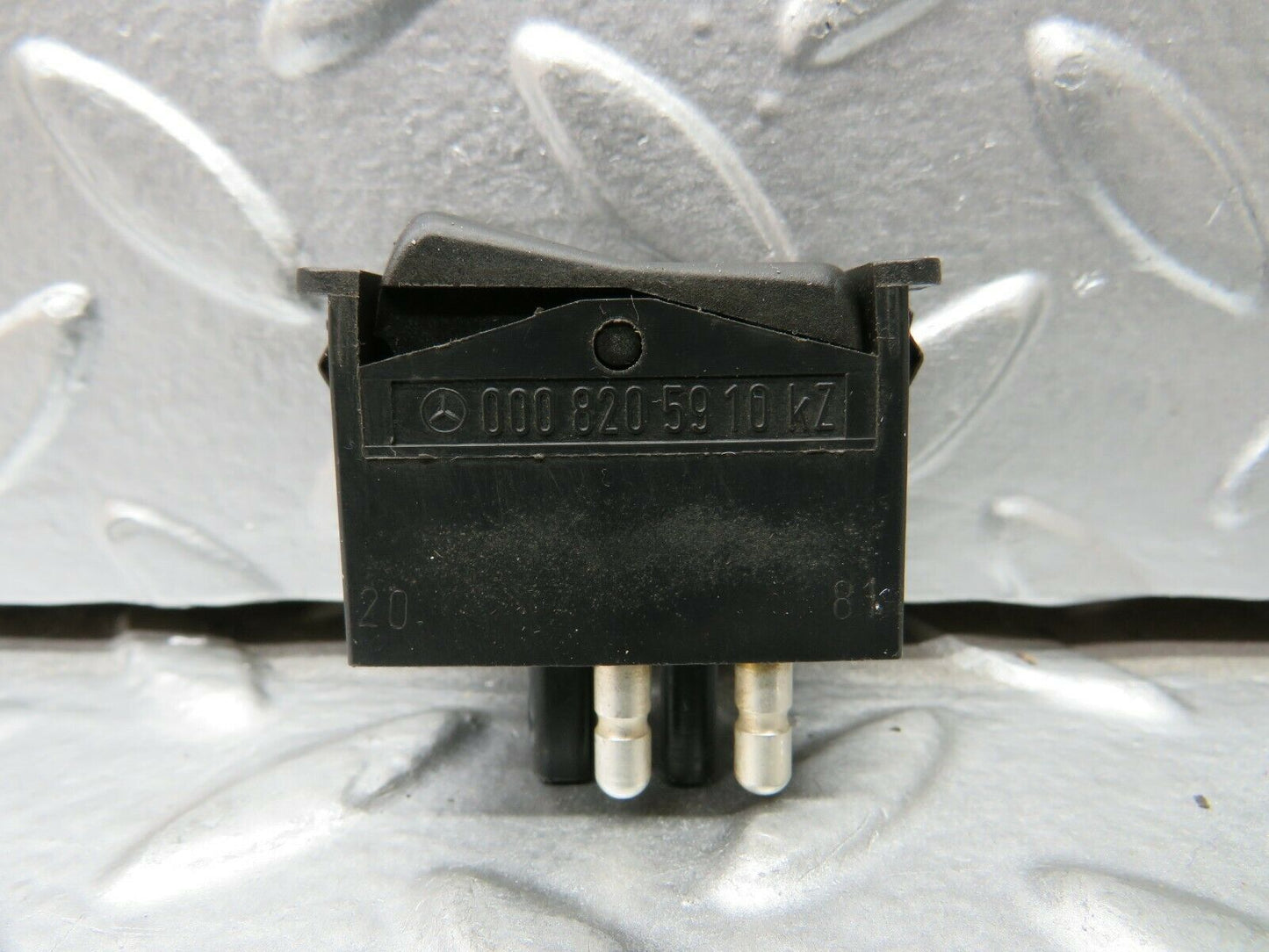 23156 Mercedes-Benz C123 230CE Coupe Interior Light Switch 0008205910