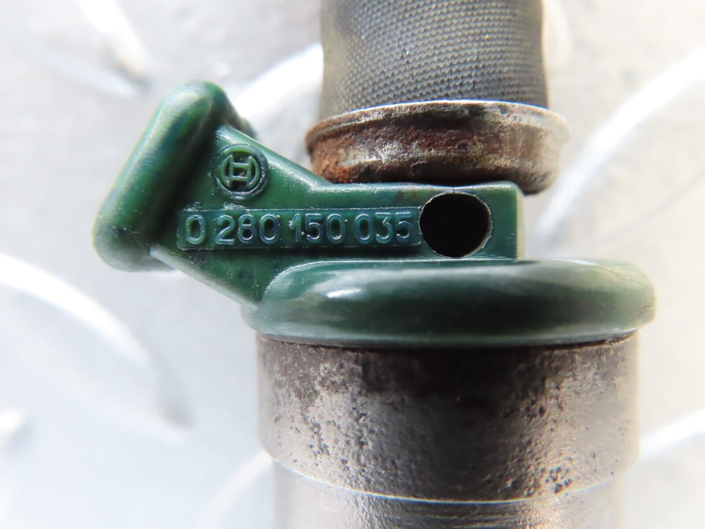 20399 Mercedes-Benz W114 280CE Coupe Fuel Injector Bosch 0280150035