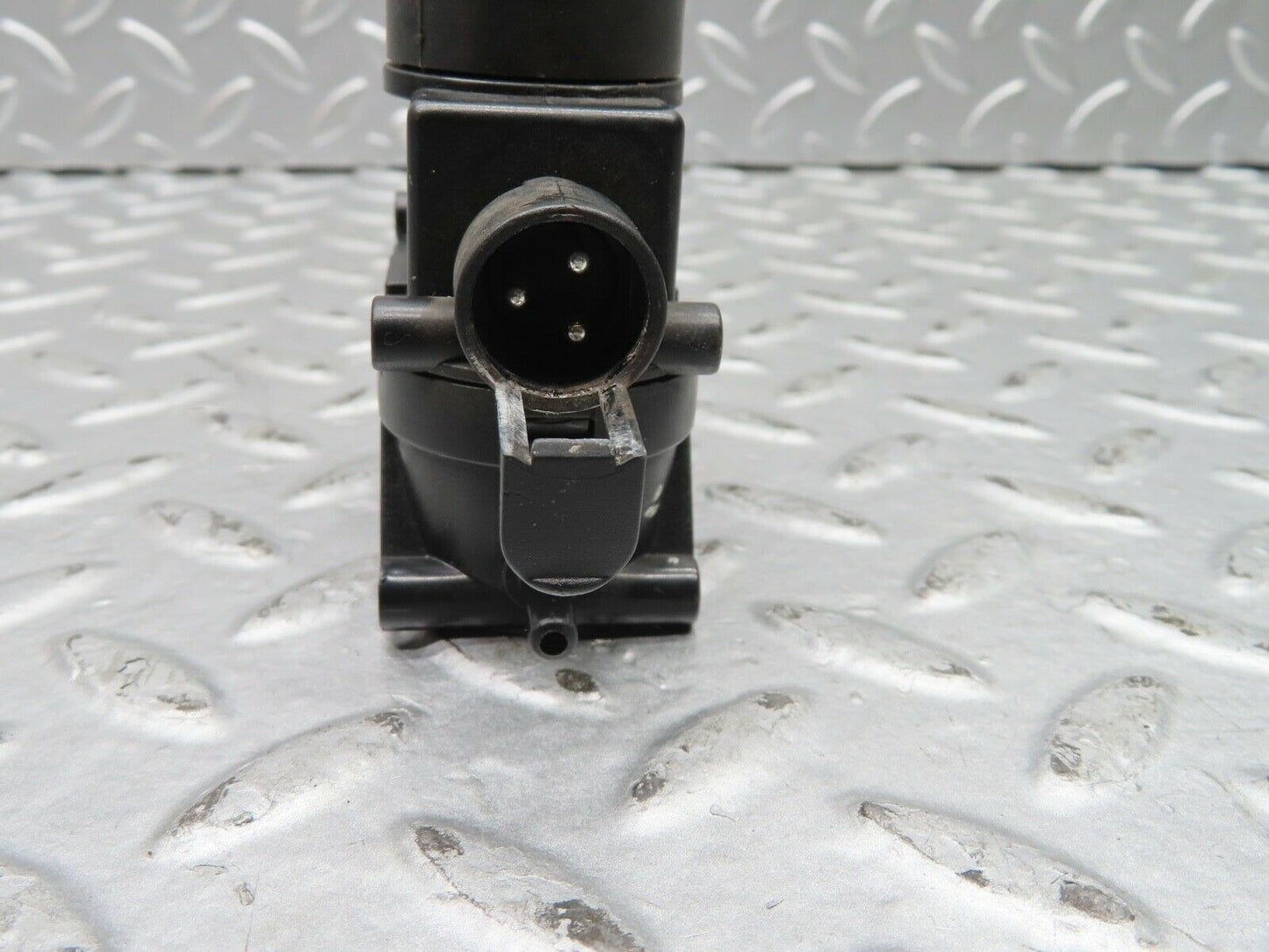 21443 Mercedes-Benz W126 300SE Front Door Lock Vacuum Actuator
