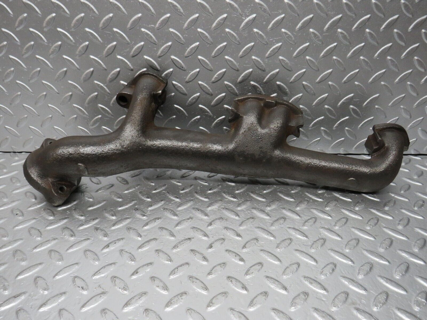 31100 Mercedes-Benz W123 200D Exhaust Manifold 6161420501 OM615.940