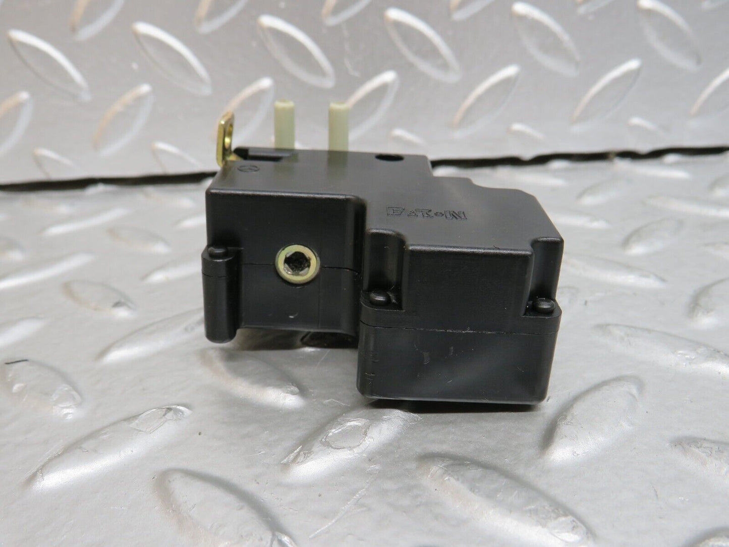 29569 Mercedes-Benz W124 230E Vacuum Valve
