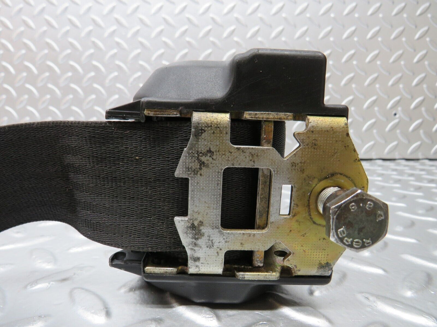 25636 Mercedes-Benz W123 200 Front Left Seat Belt With Buckle 1238602586