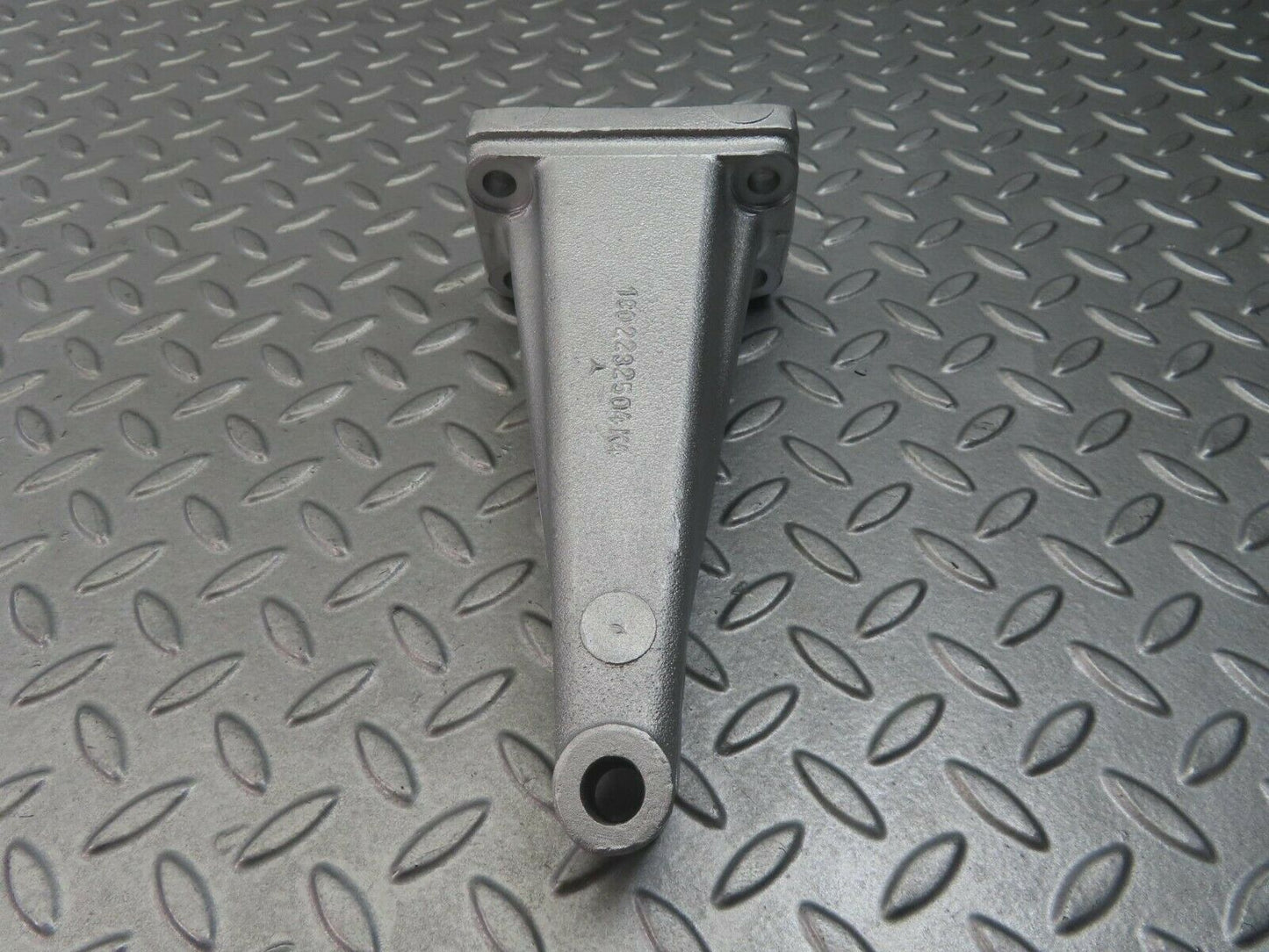 8337 Mercedes-Benz W108 Engine Mount Bracket Right Side 1802232504