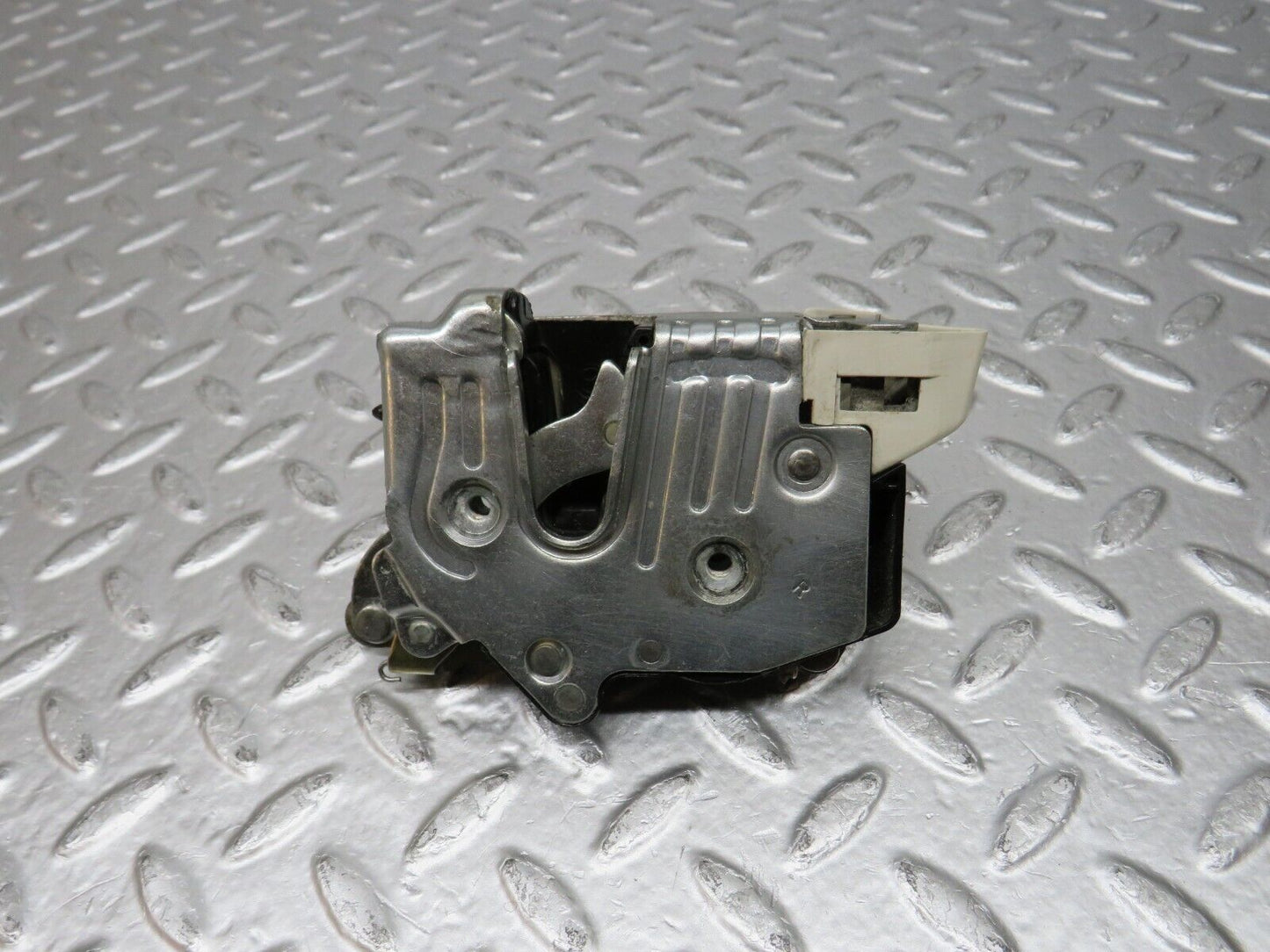 31796 Mercedes-Benz W201 190LE 1.8L Rear Right Door Lock Mechanism