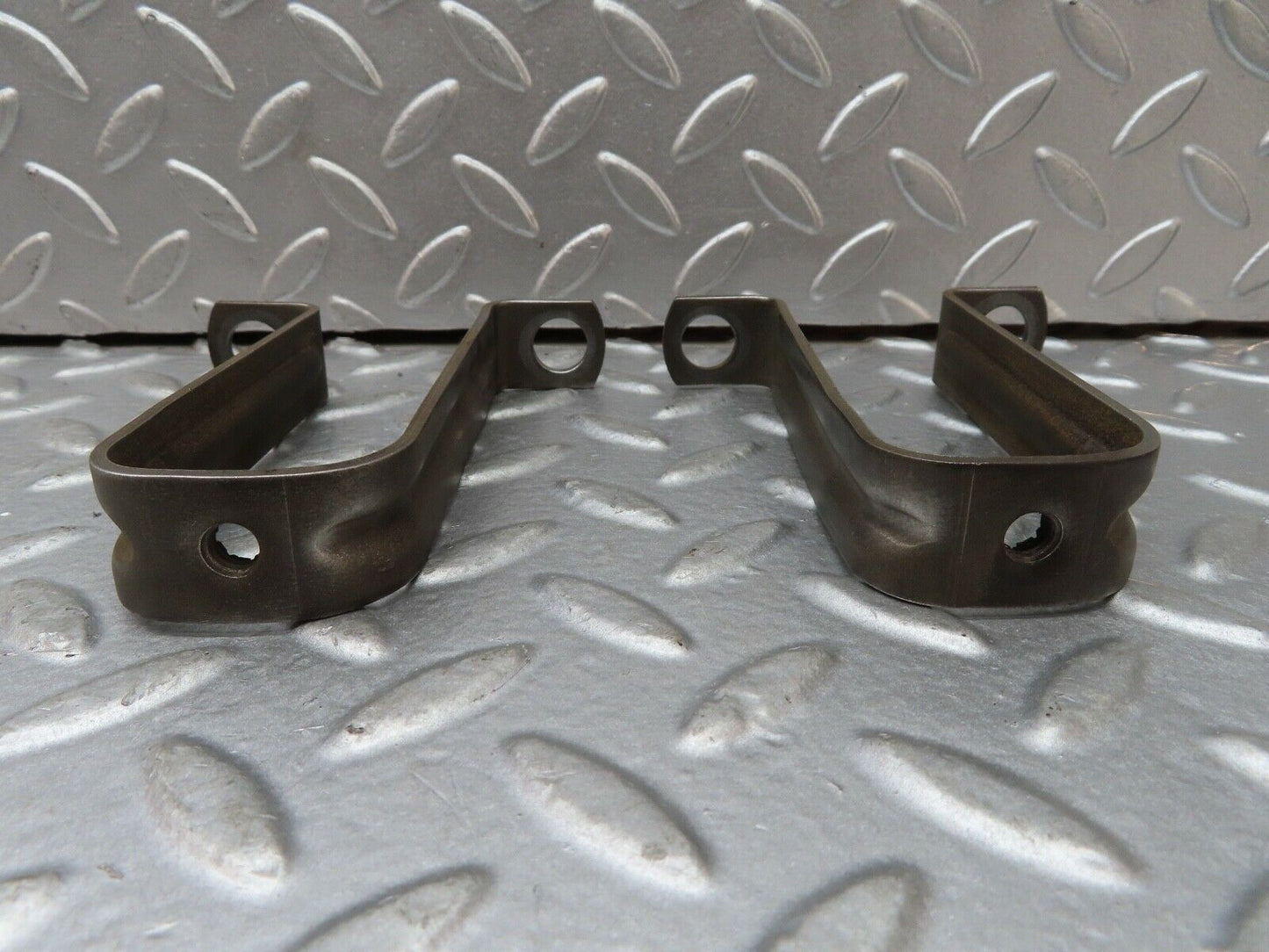 18733 Mercedes-Benz W120 W121 Ponton Valve Cover Support