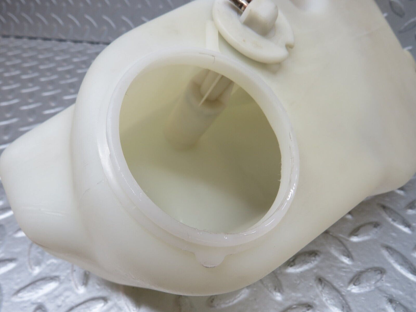 36173 Mercedes-Benz W126 420SE Windscreen Washer Fluid Reservoir 1268690620 1248690072
