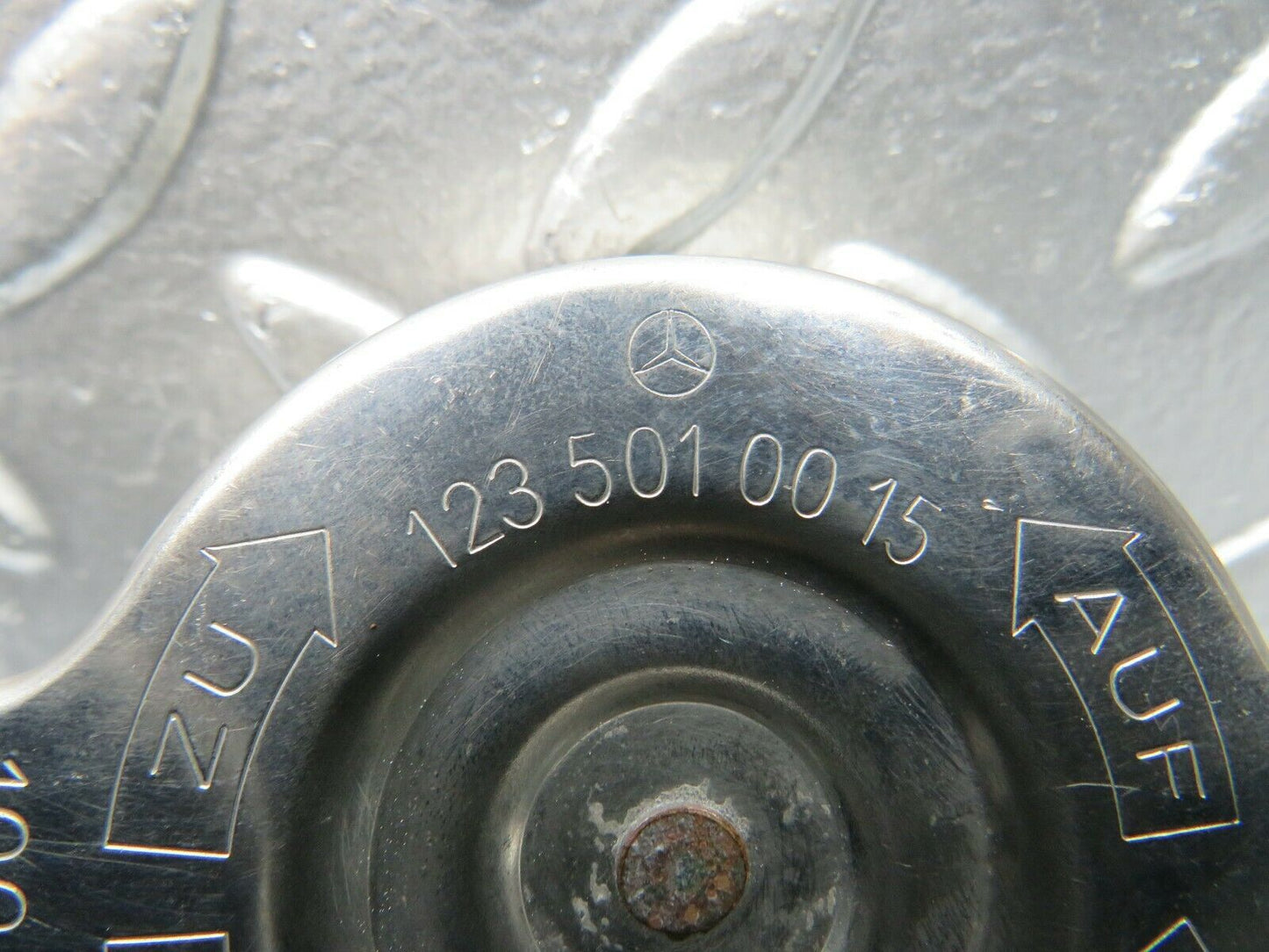 22953 Mercedes-Benz C123 230CE Coupe Radiator Cap 1235010015