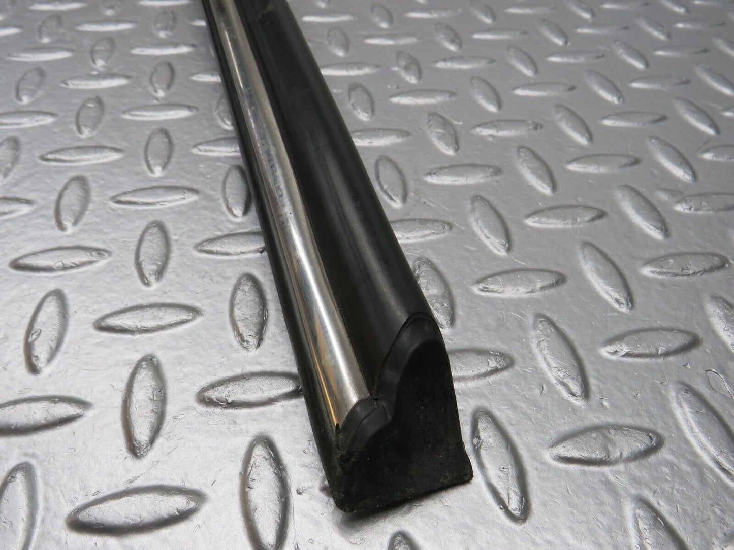 40209 Mercedes-Benz R107 Right Door Centre Moulding Trim