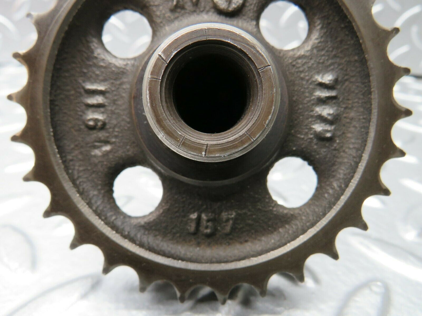 22815 Mercedes-Benz C107 450SLC Camshaft Intermediate Timing Gear 1161570414