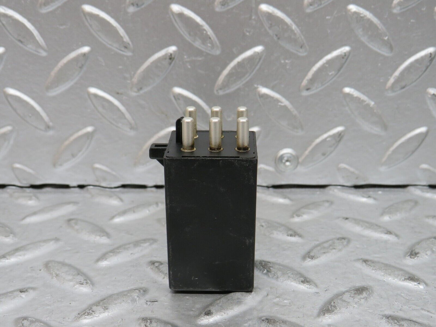 28316 Mercedes-Benz S123 240D Wagon Intermittent Wiper Relay 0008210863
