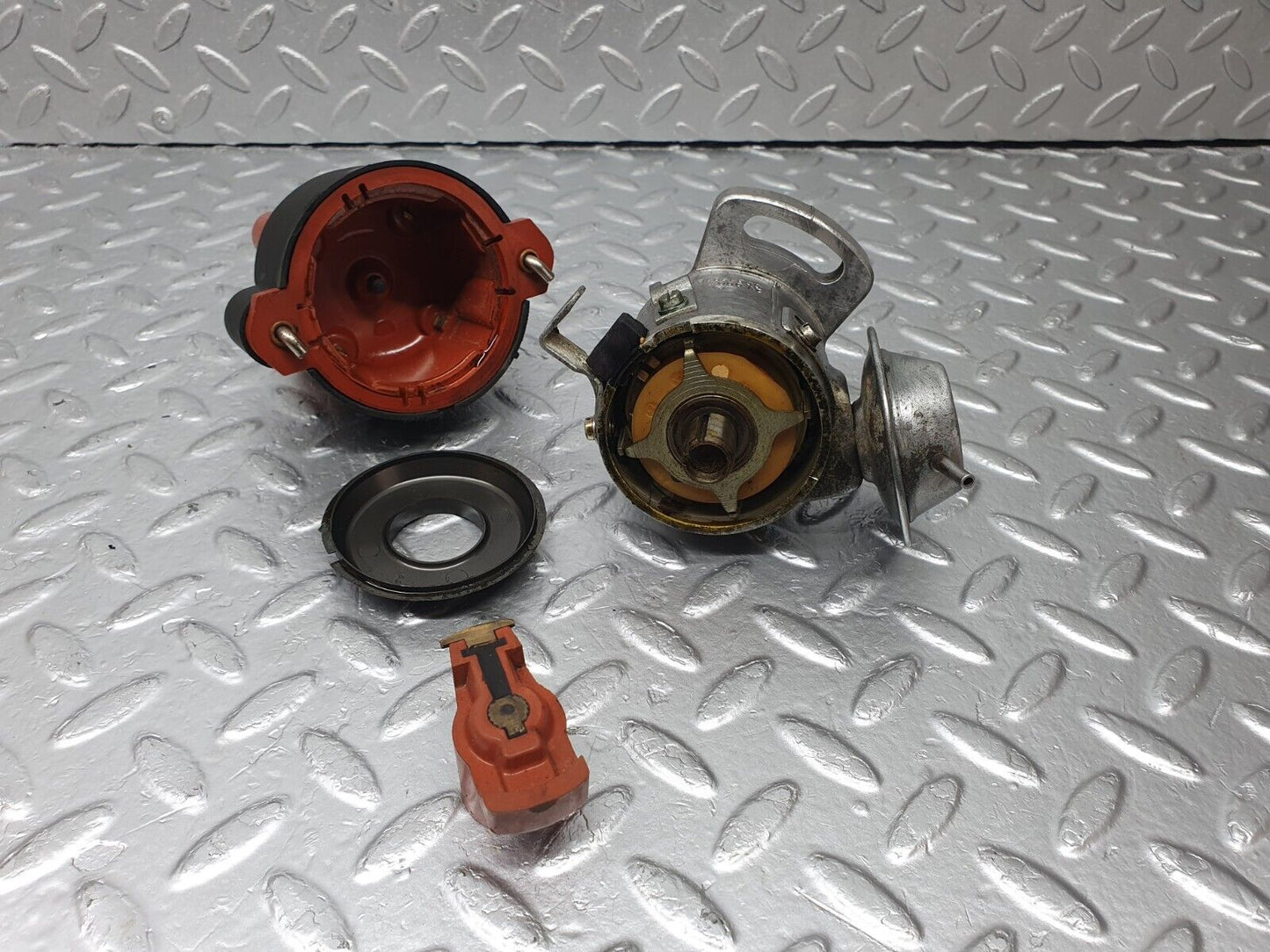 42721 Mercedes-Benz W201 190 Ignition Distributor Bosch 0031581901 0237002084