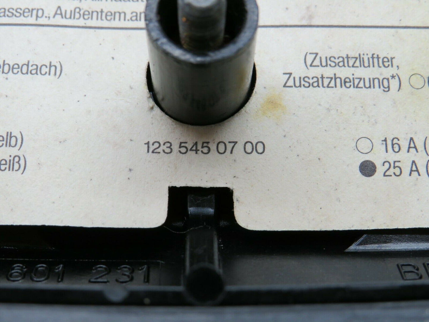 24035 Mercedes-Benz W123 280E Fuse Box Cover Lid 1235400082 1235450700