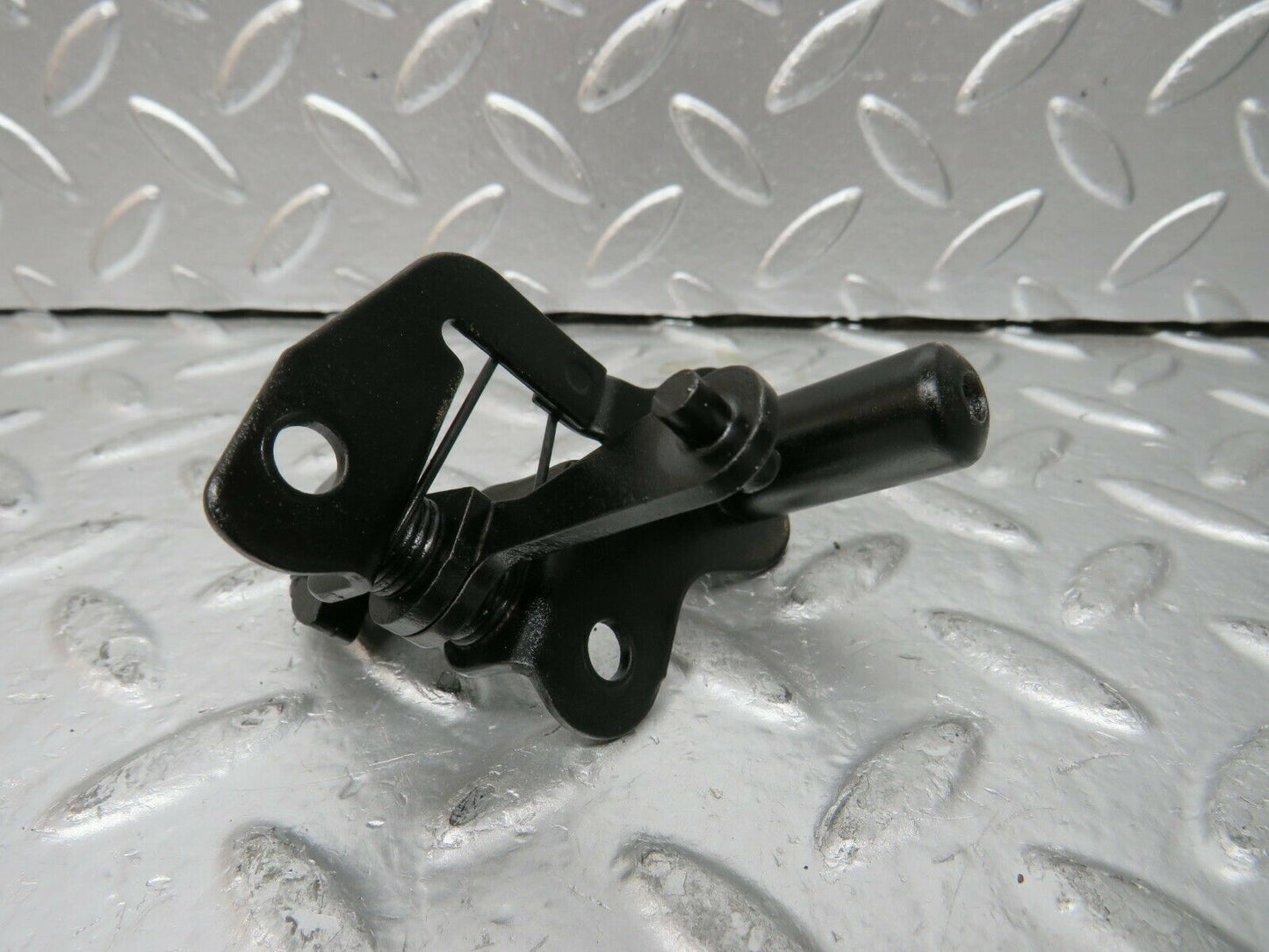 24231 Mercedes-Benz S124 220TE Wagon Bonnet Lock Catch 1248800260