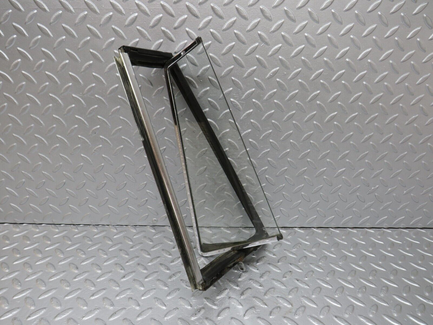 40500 Mercedes-Benz W110 230 Front Right Quarter Window