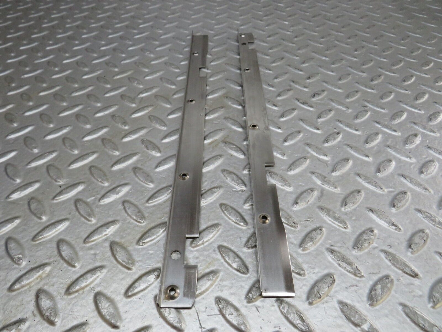 37098 Mercedes-Benz C126 420SEC Coupe Sunroof Chrome Trim