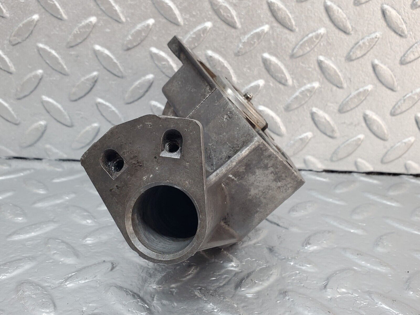 45416 Mercedes-Benz 280E M110.983 Ignition Distributor Housing 1101580515
