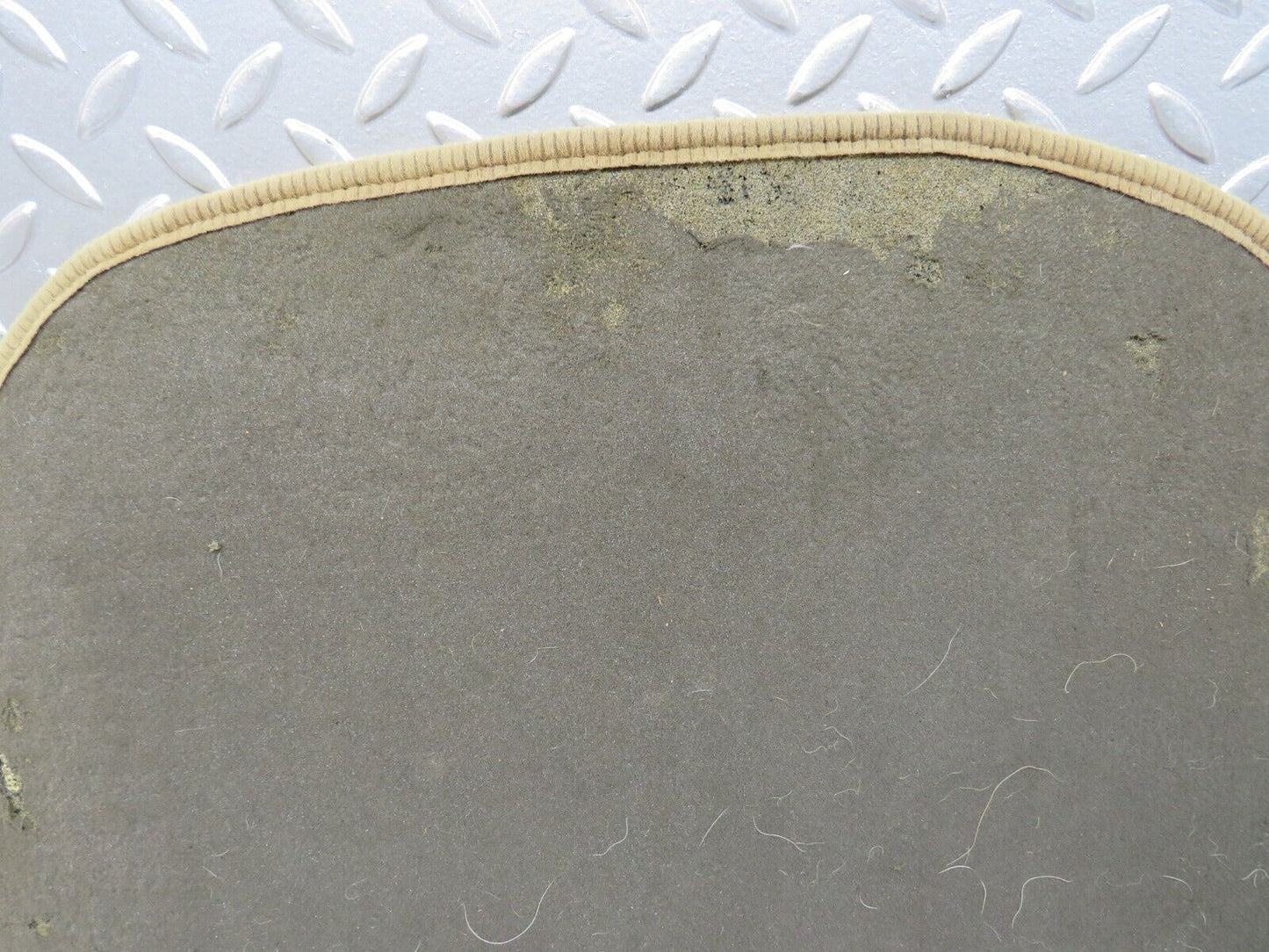 28924 Mercedes-Benz C124 320CE Coupe Rear Right Floor Carpet Beige