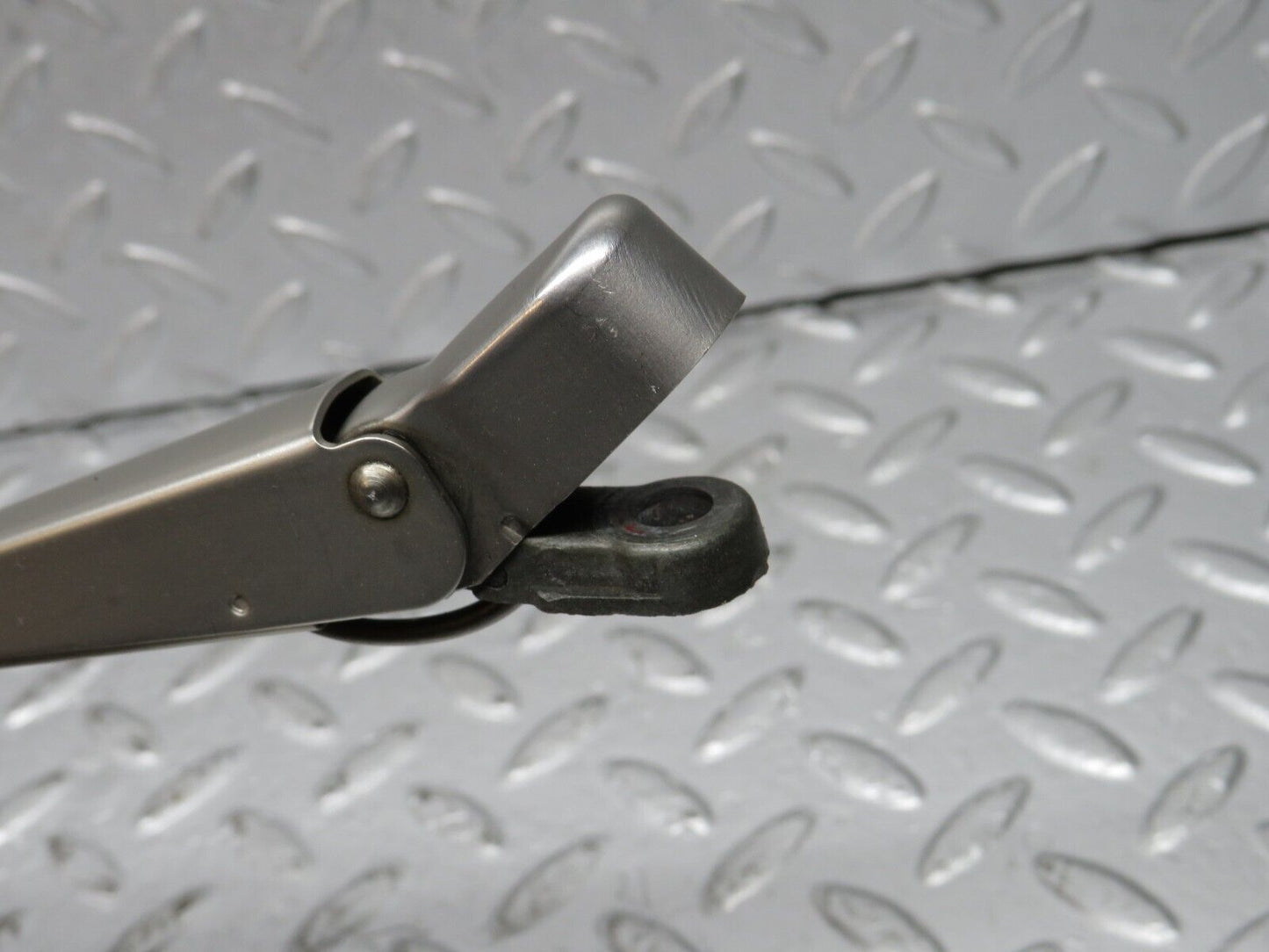 39982 Mercedes-Benz R107 350SL Windscreen Wiper Arm Left Side