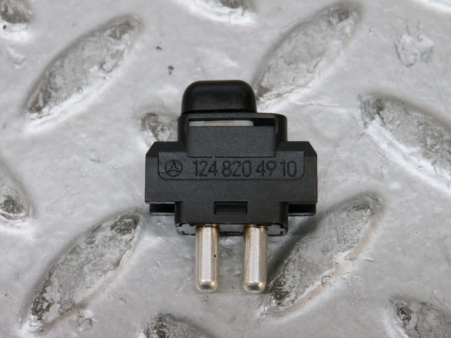 27700 Mercedes-Benz S124 300TE Wagon Child Lock Control Switch 1248204910