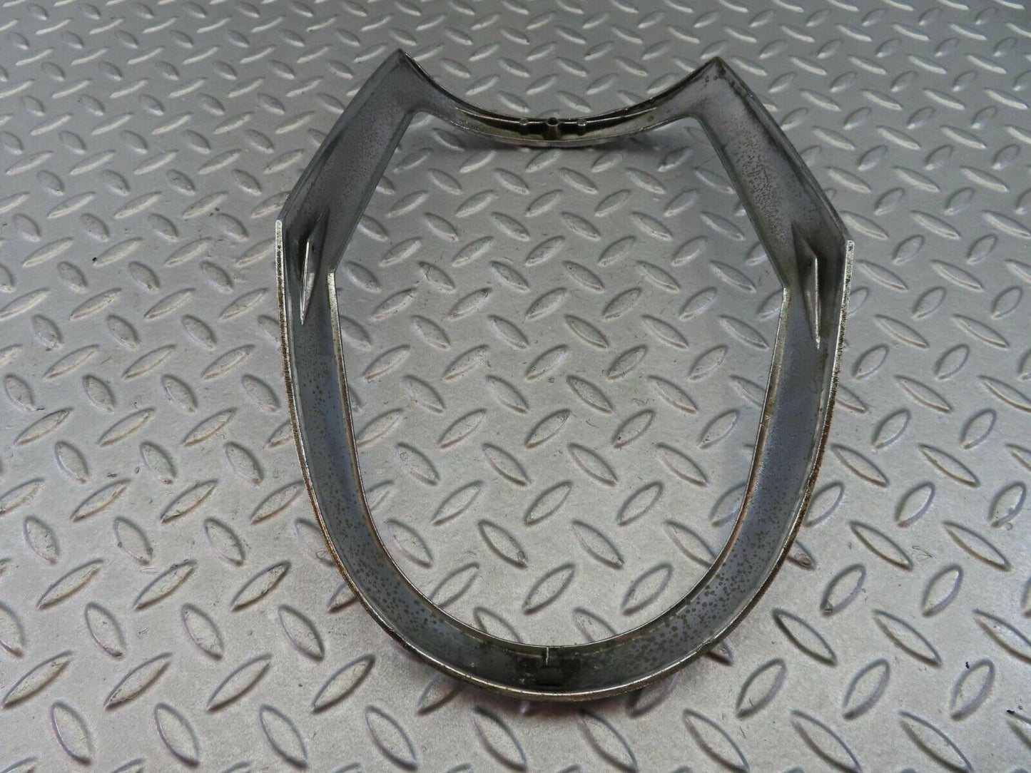 8122 Mercedes-Benz W108 Headlight Chrome Frame