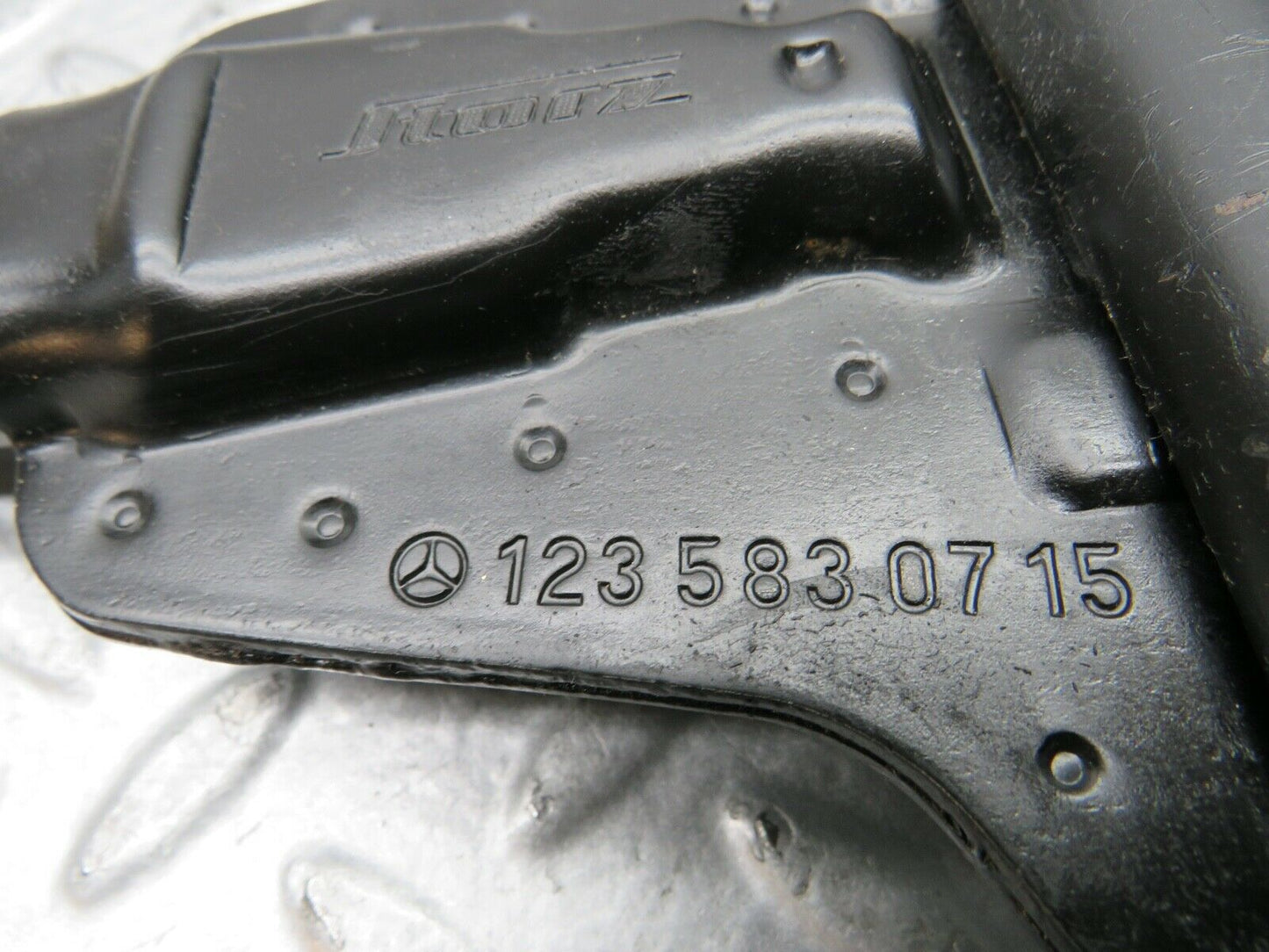 21783 Mercedes-Benz W126 300SE Car Jack 1235830715