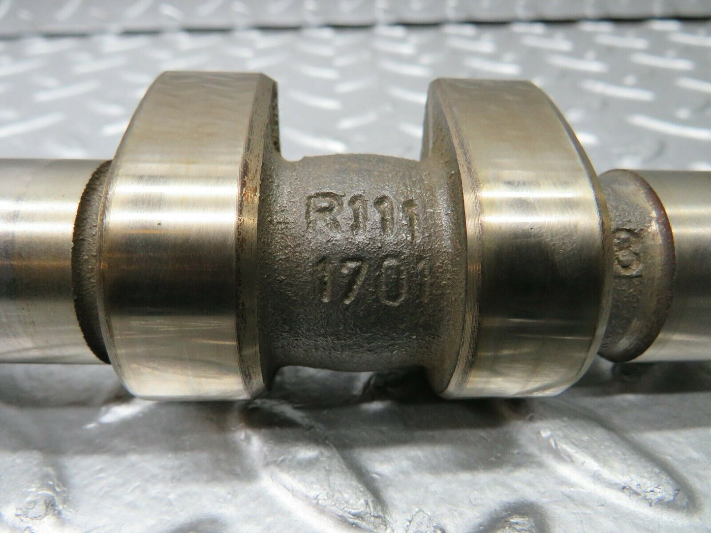 22557 Mercedes-Benz C124 E220 Coupe Camshaft Right Side Exhaust