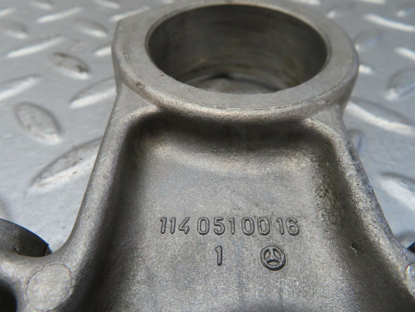 13362 Mercedes-Benz W111 230S Camshaft Tower Bearing 1140510016