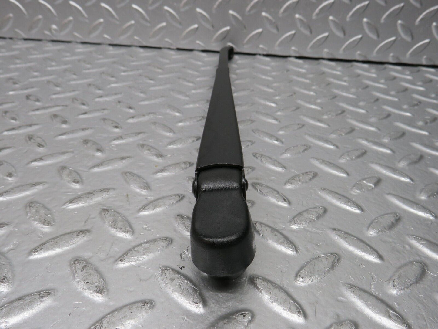 31161 Mercedes-Benz W123 200D Wiper Arm Bosch Left Side
