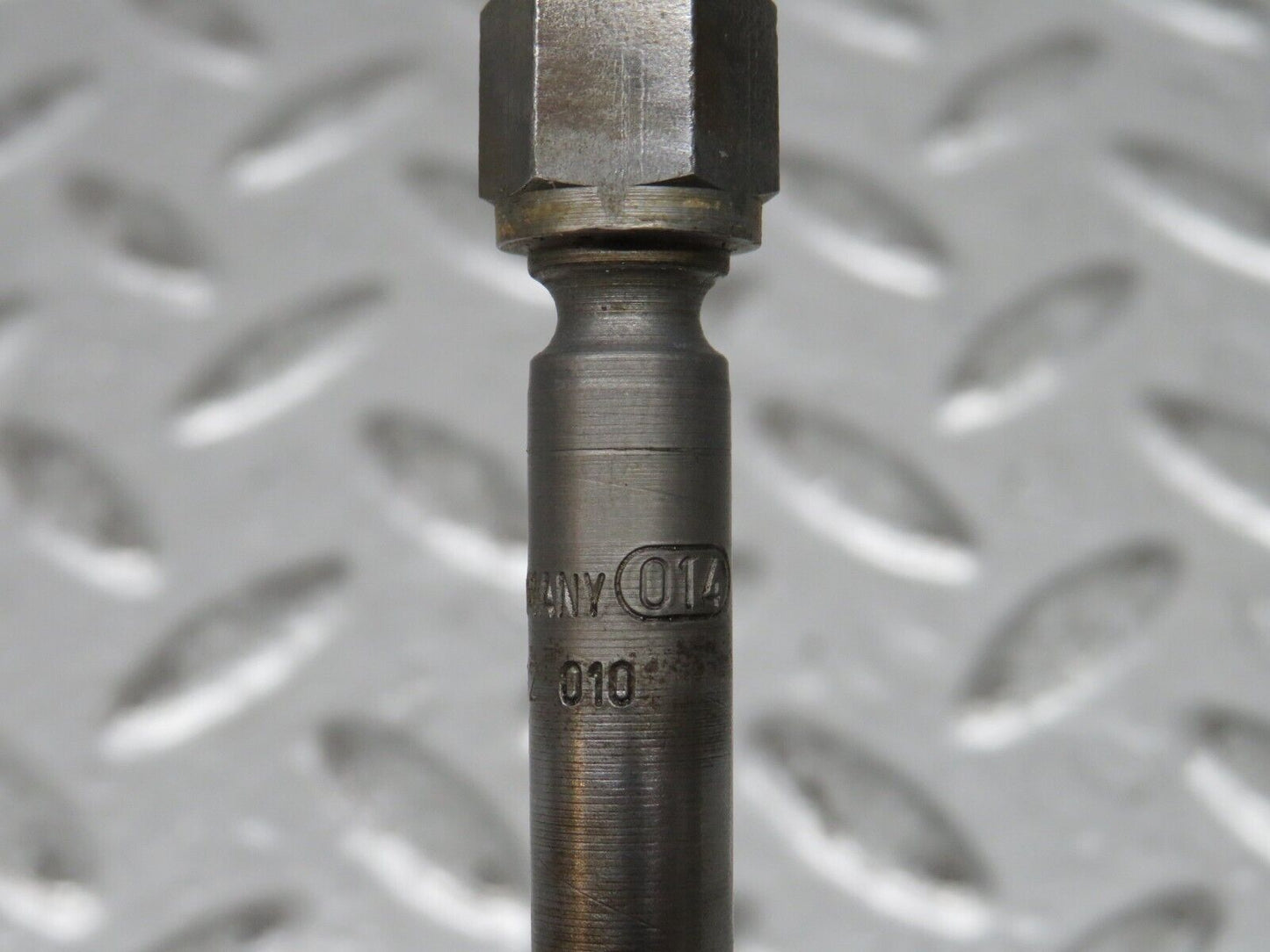 28661 Mercedes-Benz W123 230E Fuel Injector Bosch 0437502010