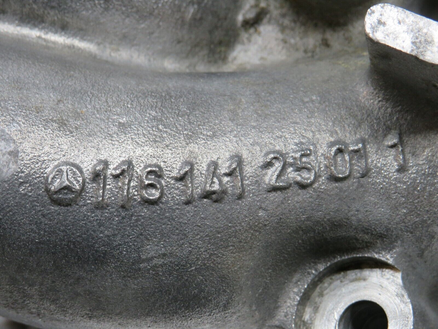 32814 Mercedes-Benz C107 R107 350 V8 Air Intake Manifold 1161412501