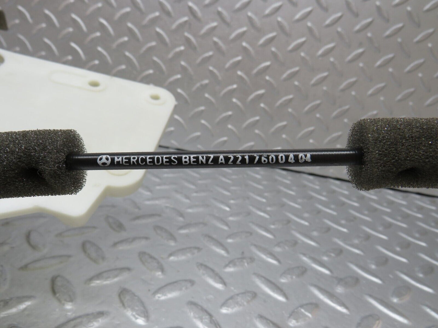 35235 Mercedes-Benz W221 Front Right Door Lock Mechanism 2217202835