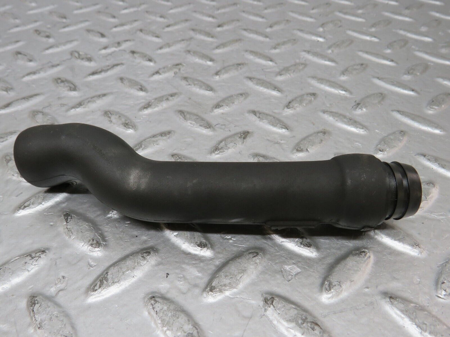 26427 Mercedes-Benz C124 220CE Coupe Crank Case Breather Hose 1110180182