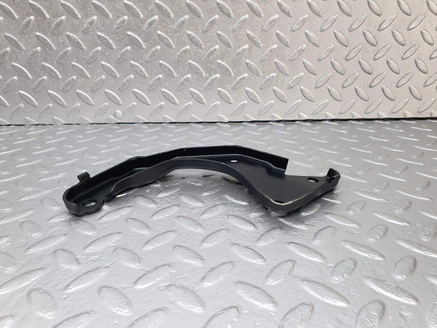 42929 Mercedes-Benz W201 190 2.0L Power Steering Pump Bracket