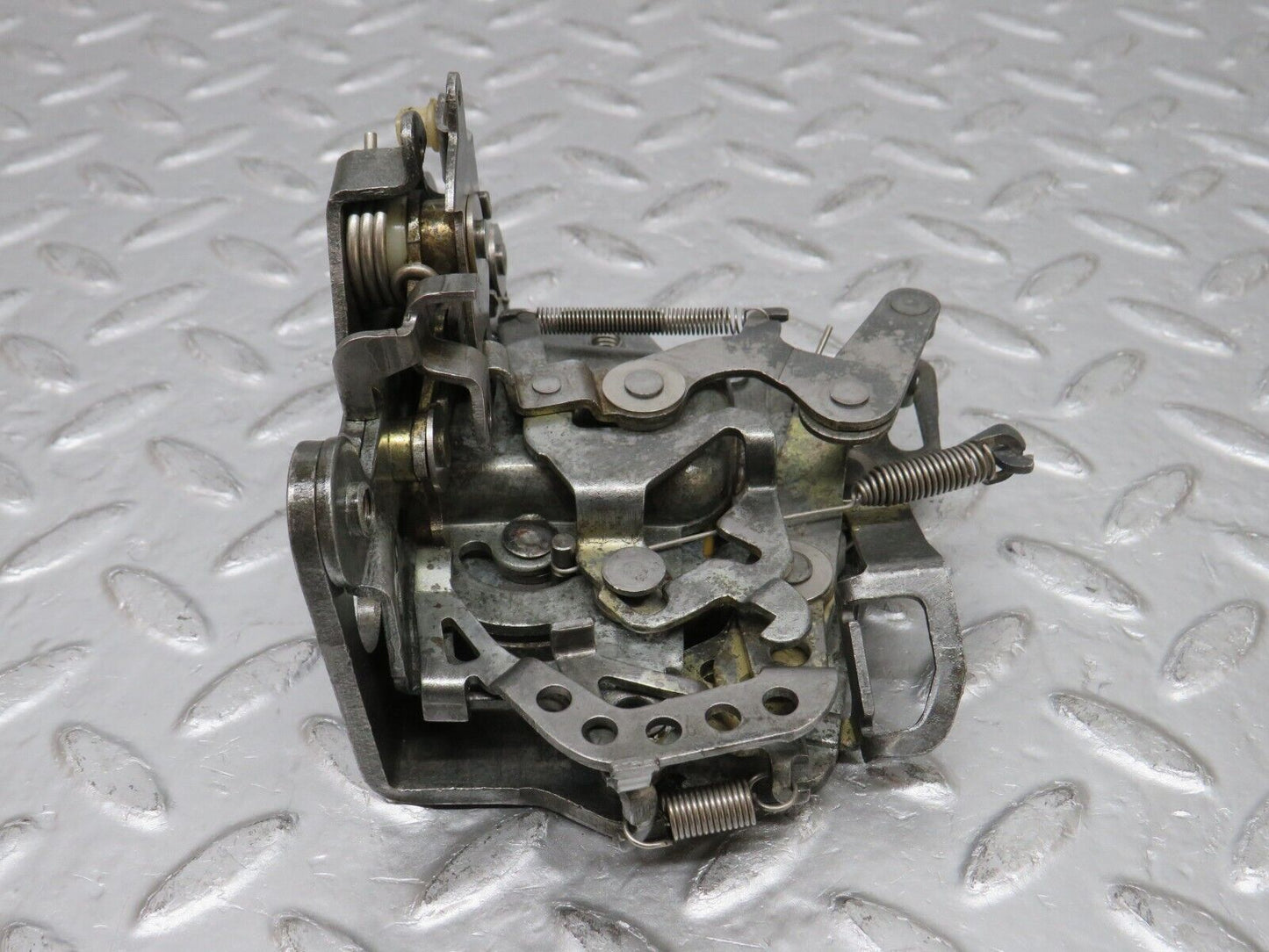 0794 Mercedes-Benz W116 350SE Door Lock Mechanism Left