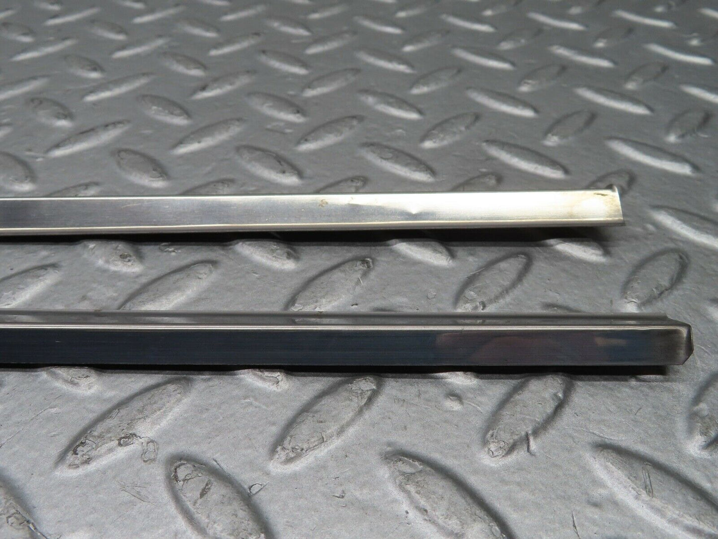 20823 Mercedes-Benz W114 250CE Coupe Sunroof Chrome Trim Set