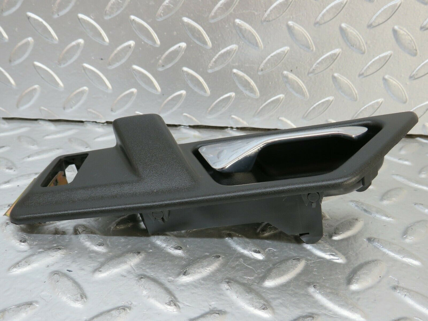 24206 Mercedes-Benz S124 220TE Interior Door Handle Rear Right 1247600261
