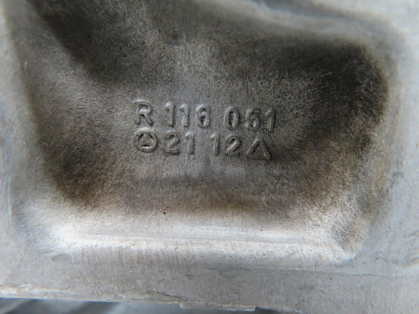 16555 Mercedes-Benz C107 350SLC Coupe Camshaft Tower Bearing 1160512112