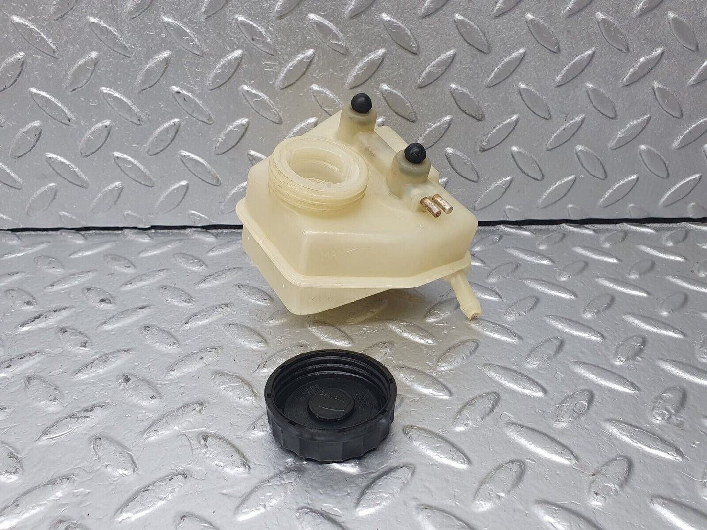 42768 Mercedes-Benz W201 190 Brake Fluid Reservoir Tank DBA