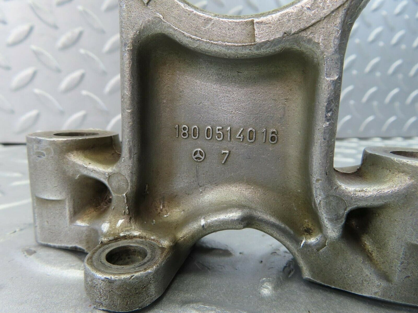 8994 Mercedes-Benz W110 Camshaft Tower Bearing 1800514016 48 mm