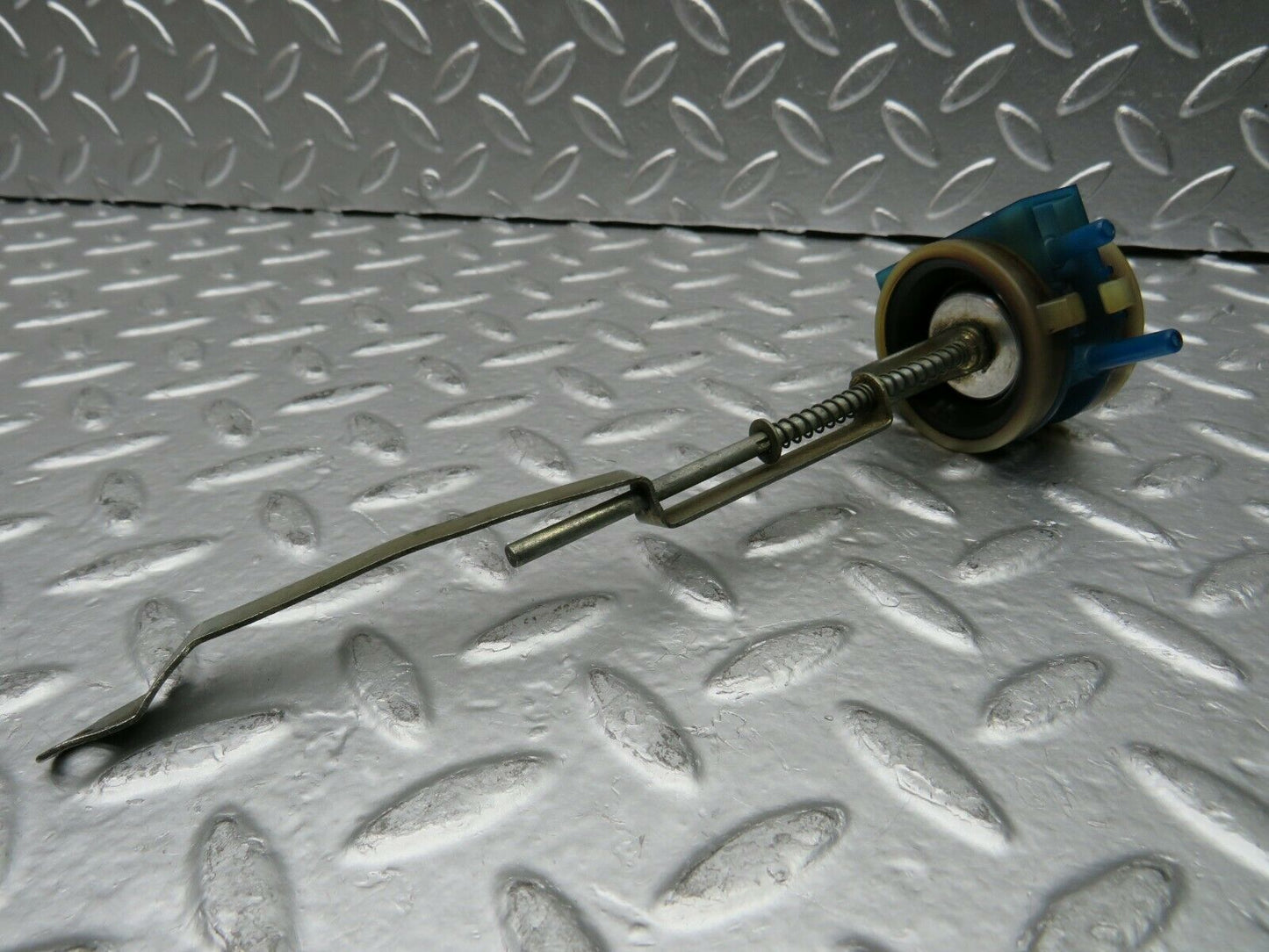 22788 Mercedes-Benz C107 450SLC Coupe Trunk Lock Vacuum Actuator