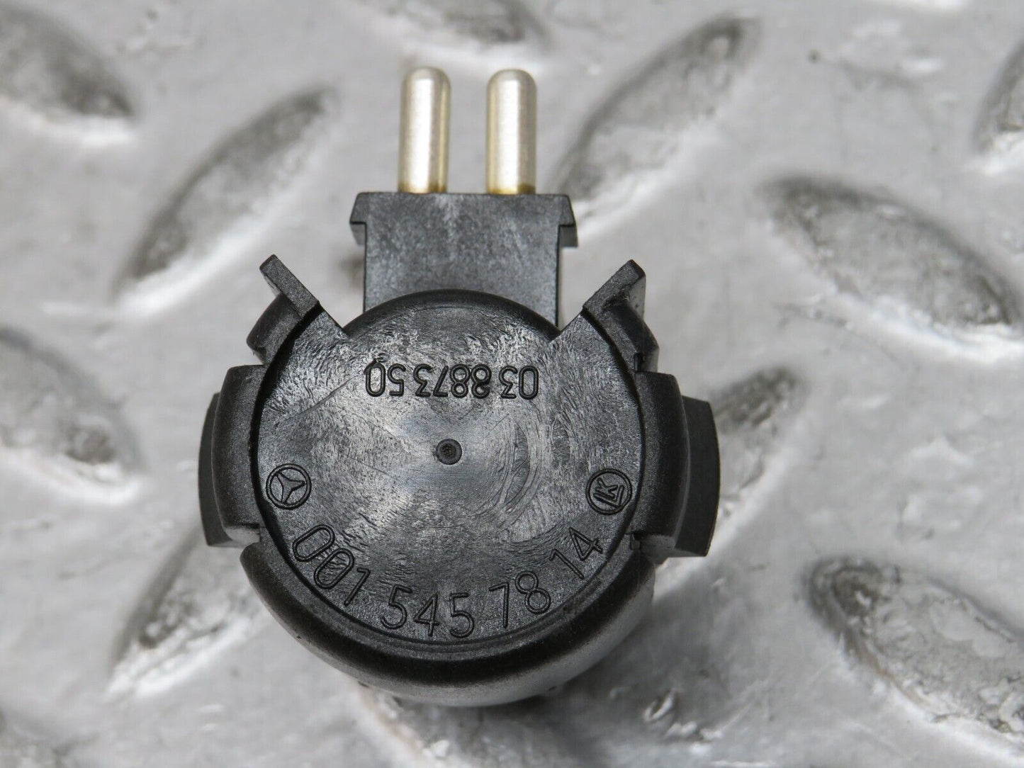 28828 Mercedes-Benz W123 230E Kick Down Switch 0015457814
