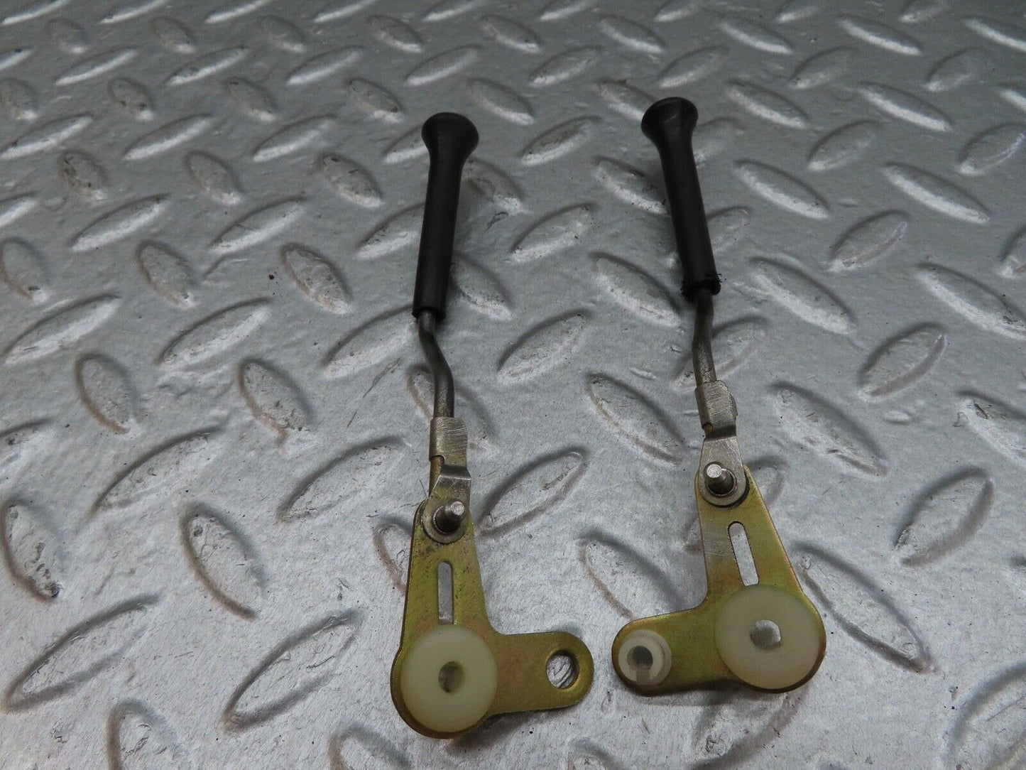 18127 Mercedes-Benz W123 200 Rear Door Lock Knob Pair