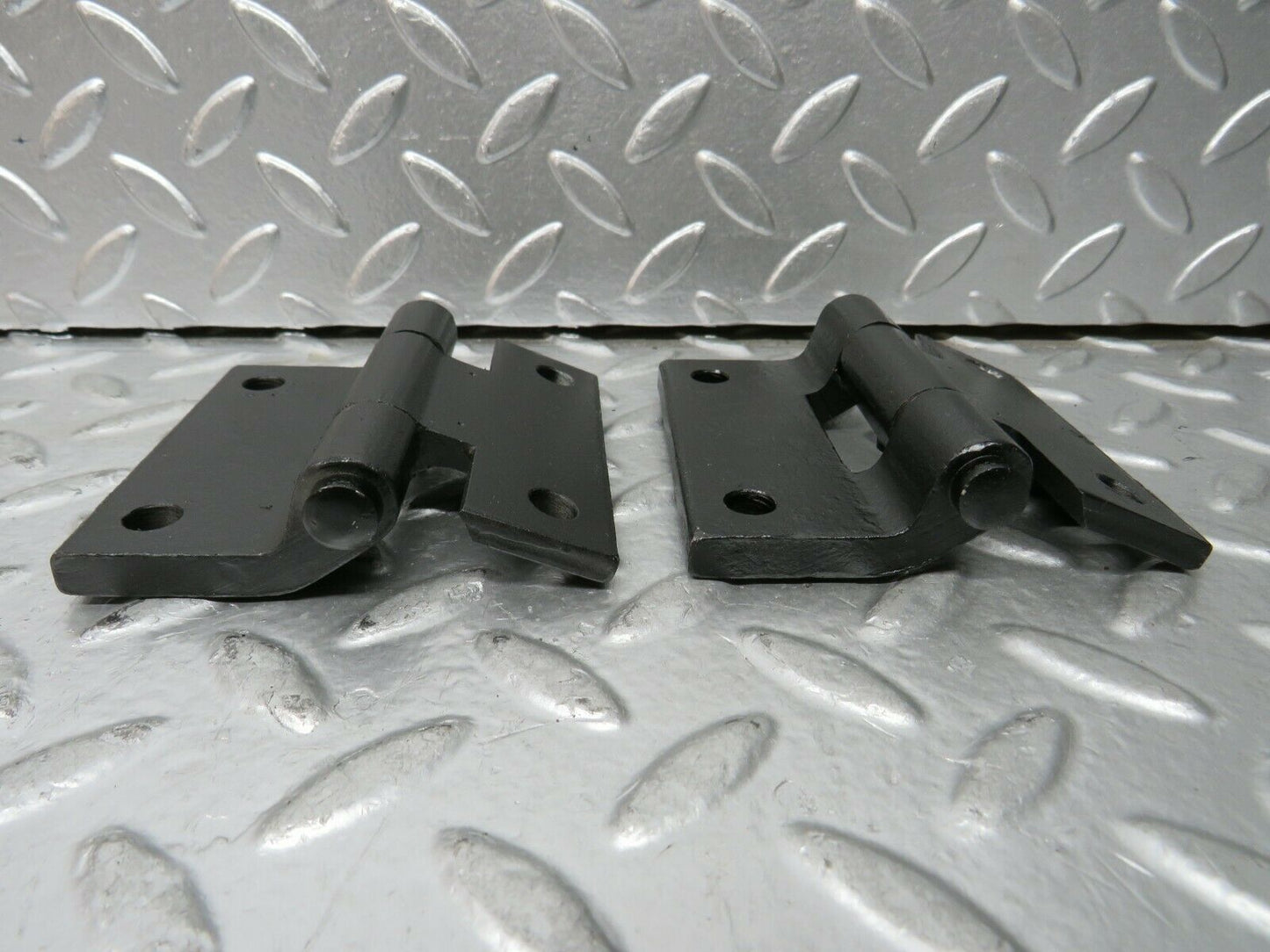 23692 Mercedes-Benz W114 280E Right Door Hinges Pair
