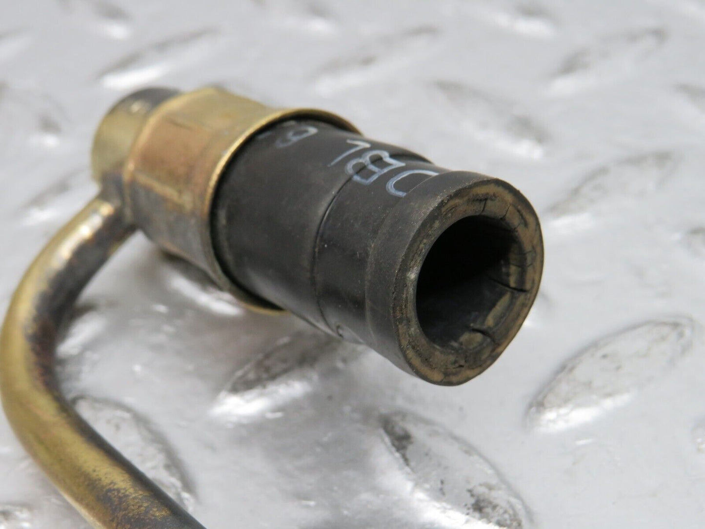 31505 Mercedes-Benz S124 220TE Wagon Fuel Hose Pipe