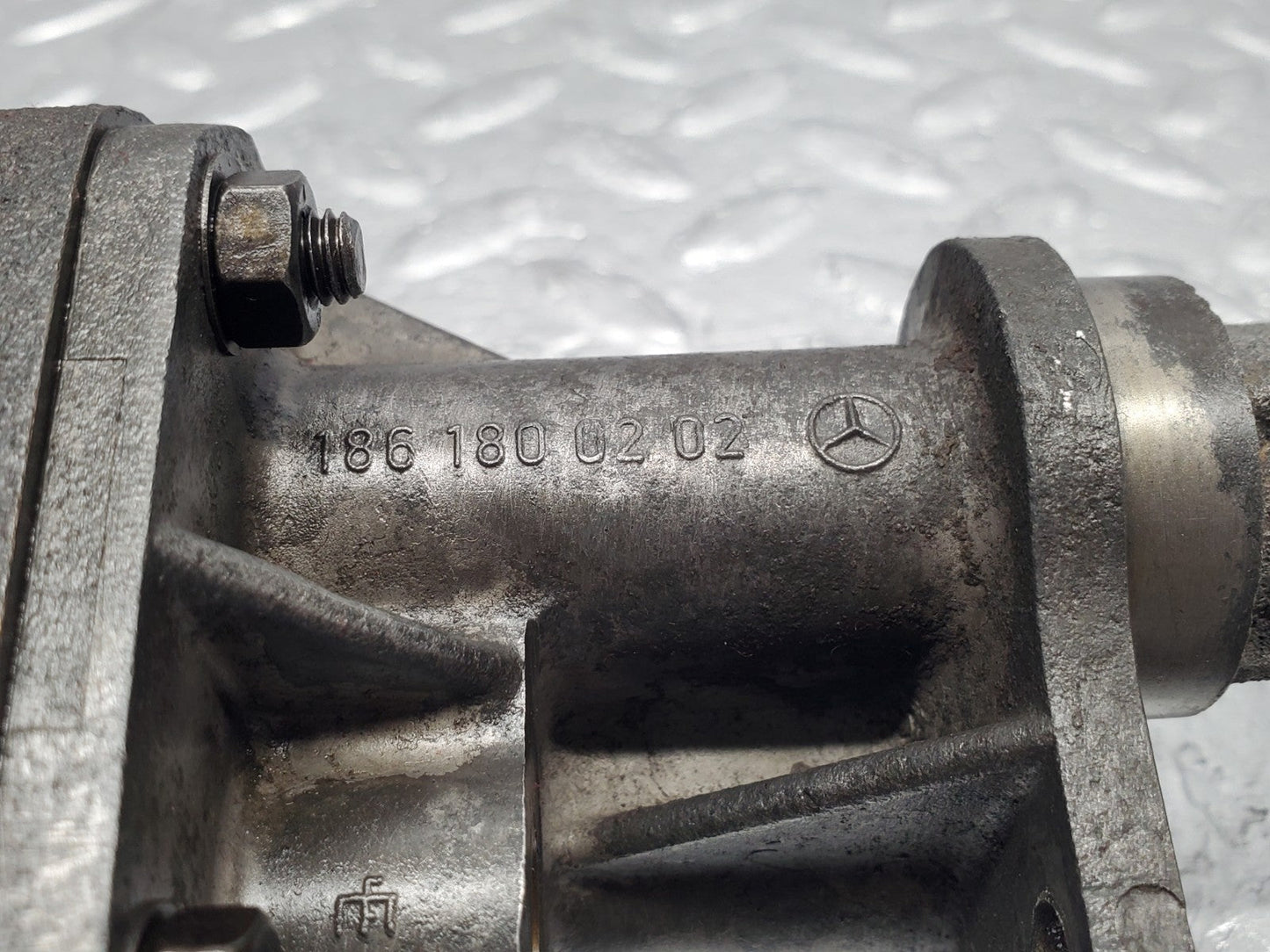 W112 oil pump used OEM