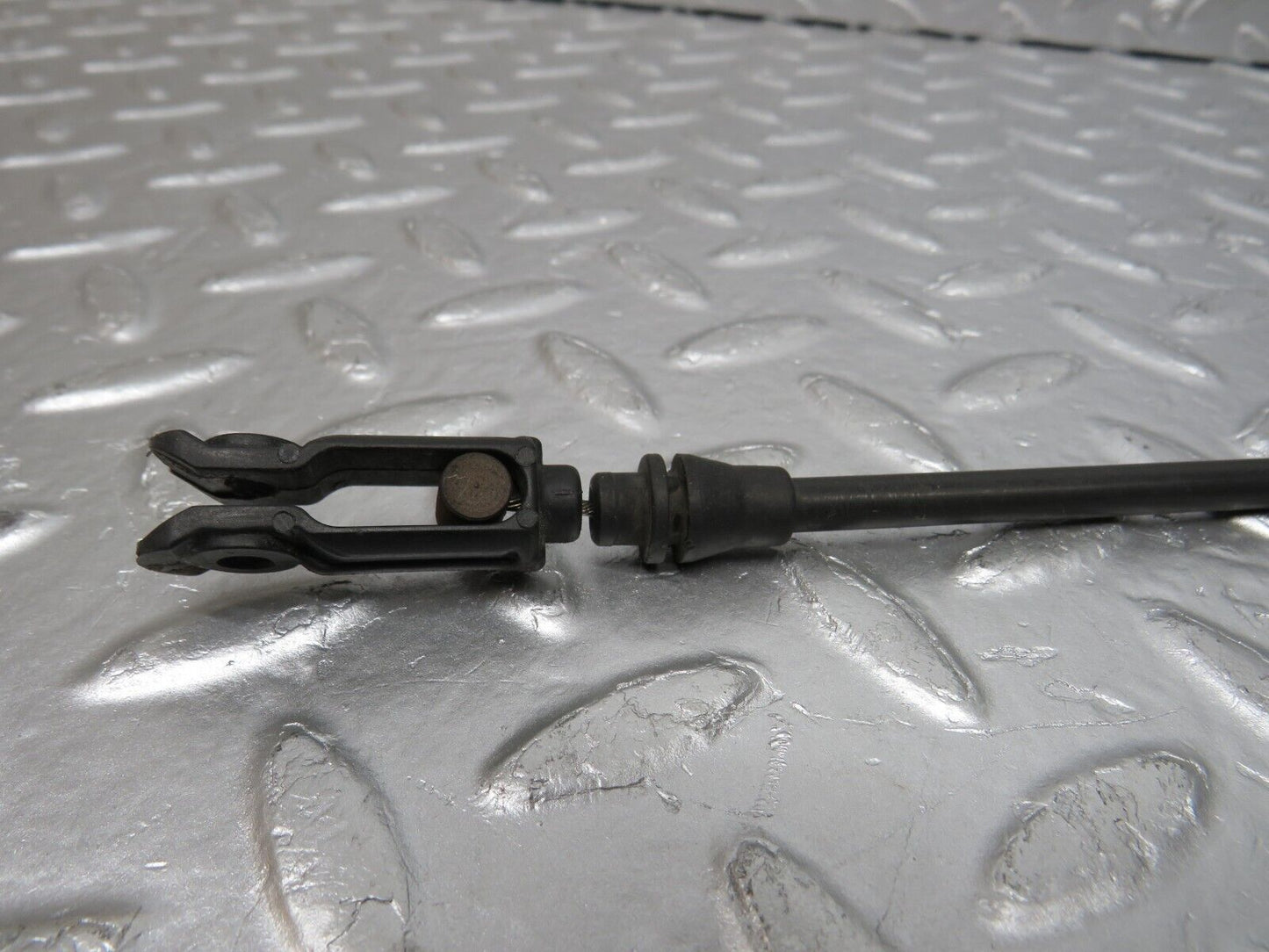 33742 Mercedes-Benz W201 190E 2.0L Bonnet Release Cable