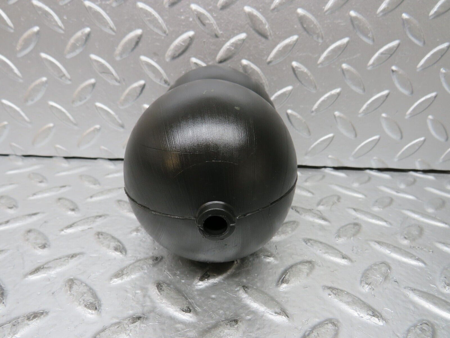 27312 Mercedes-Benz W123 280E Vacuum Reservoir